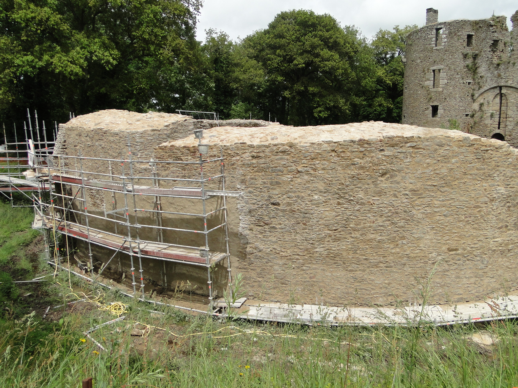 Travaux de restauration de la pierre de la Barbacane